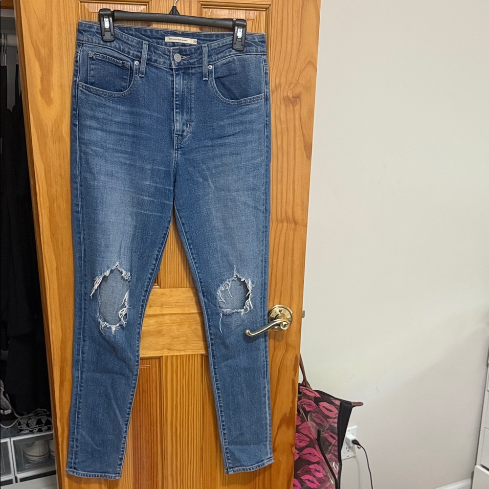 Levi's Ripped Blue Skinny Jeans